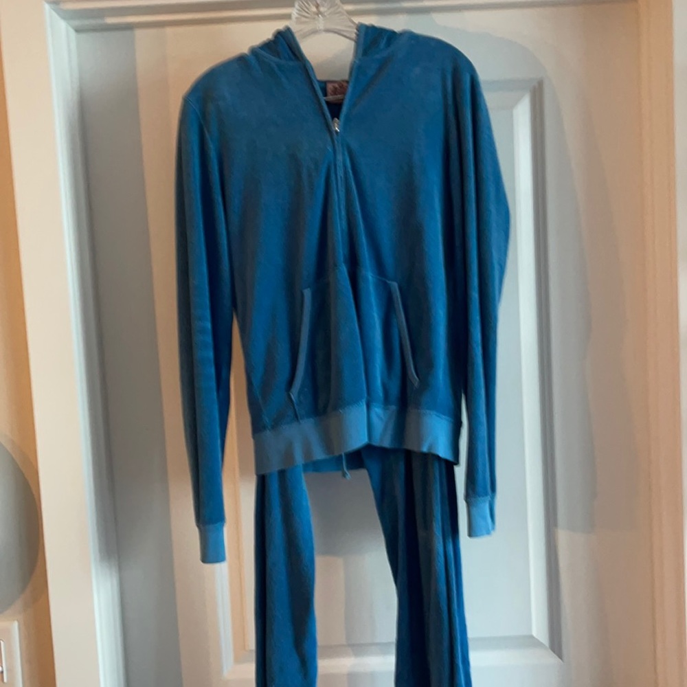 Juicy Beautiful blue velour two piece matching sweatsuit.